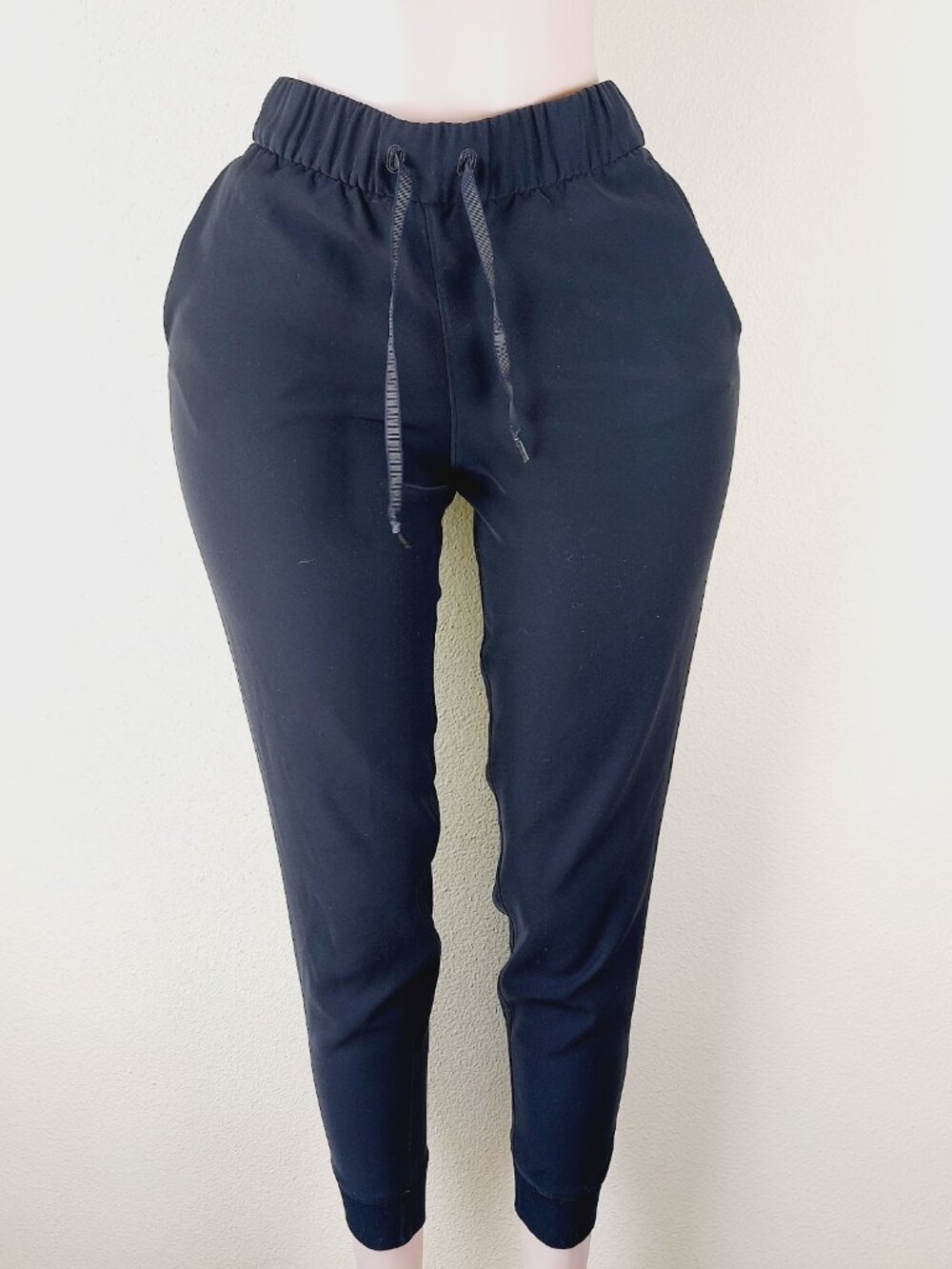 Lululemon Women's Black Align Ready To Rulu Tapered Jogger Pants Size 6 - Picture 2 of 8